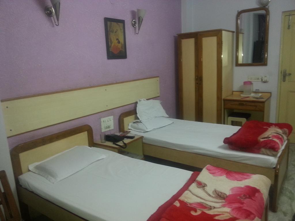 Hotel Royale Paradise Noida Zimmer foto