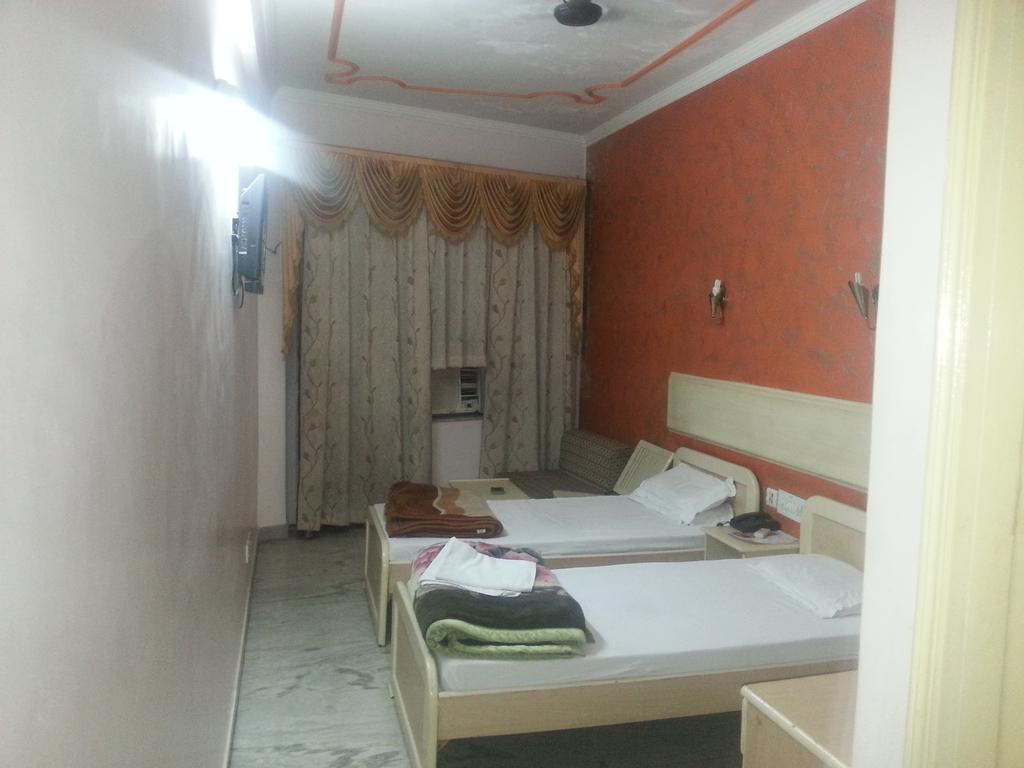 Hotel Royale Paradise Noida Zimmer foto